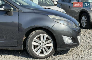 Минивэн Renault Scenic 2011 в 