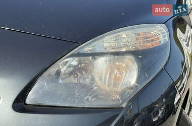 Минивэн Renault Scenic 2011 в 