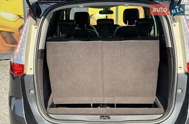 Минивэн Renault Scenic 2011 в 