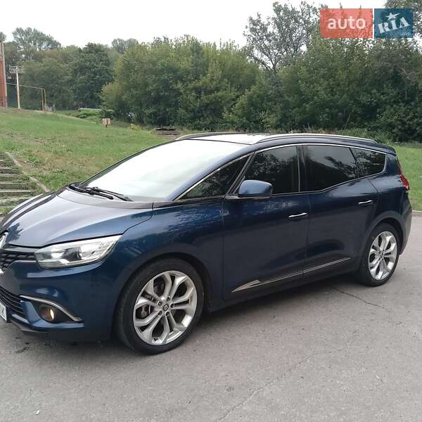 Минивэн Renault Scenic 2017 в 