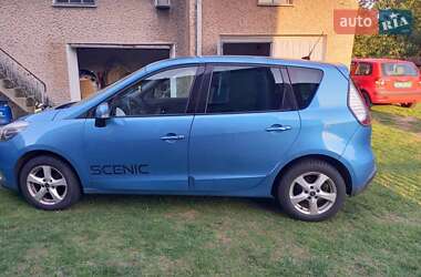 Минивэн Renault Scenic 2012 в 