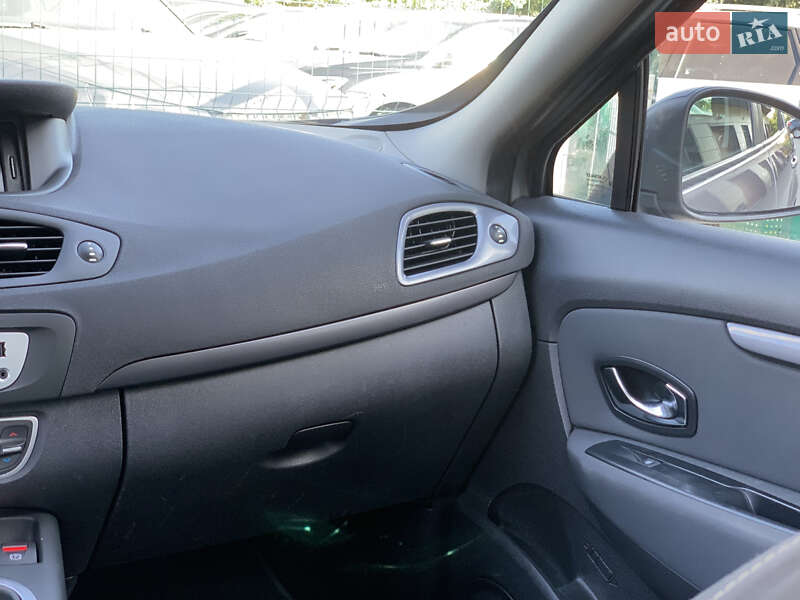 Минивэн Renault Scenic 2015 в Бердичеве