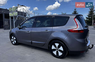 Минивэн Renault Scenic 2010 в 