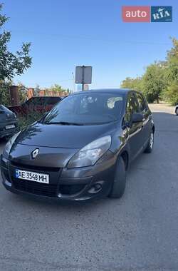 Минивэн Renault Scenic 2009 в 
