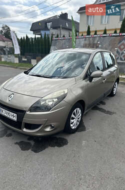 Минивэн Renault Scenic 2009 в 