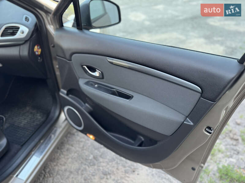 Минивэн Renault Scenic 2010 в Виннице