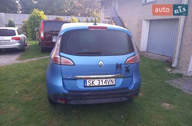 Минивэн Renault Scenic 2012 в 