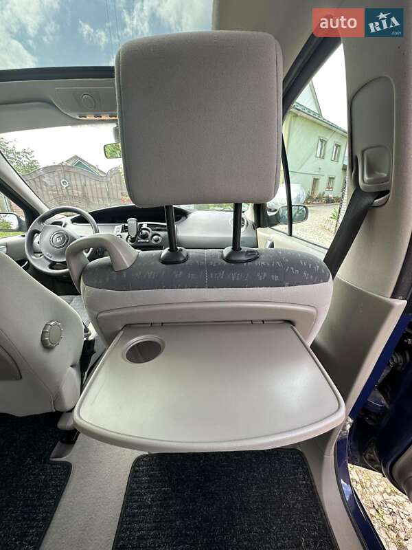 Минивэн Renault Scenic 2005 в Надворной