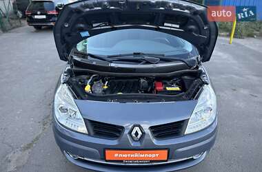 Минивэн Renault Scenic 2006 в 