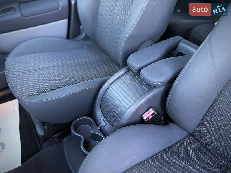 Минивэн Renault Scenic 2006 в Сумах