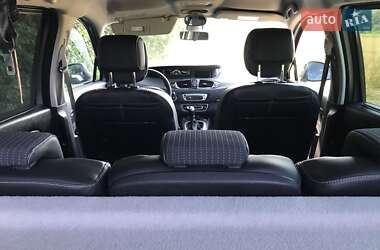 Минивэн Renault Scenic 2012 в 