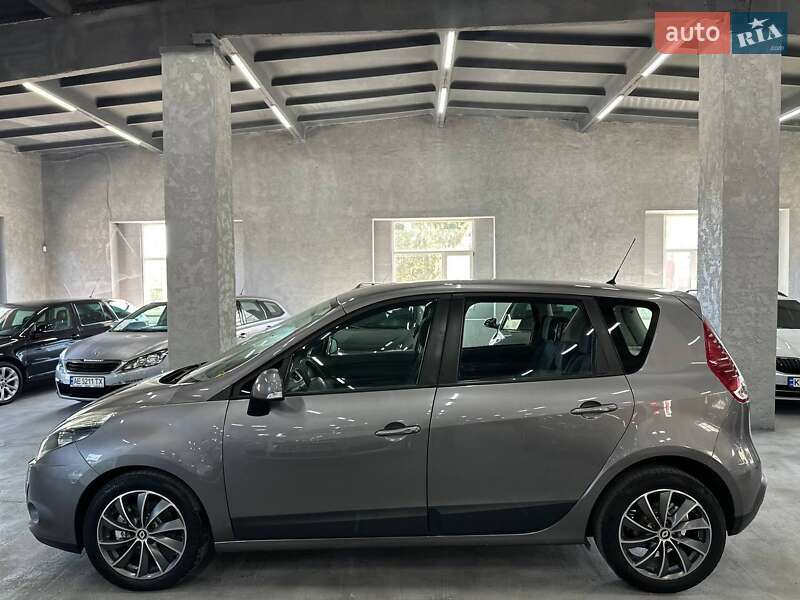 Минивэн Renault Scenic 2011 в Каменском