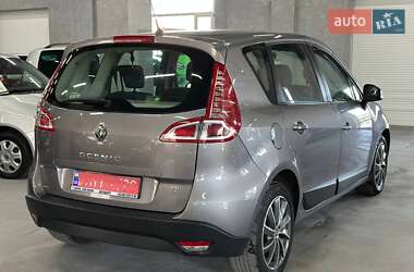 Минивэн Renault Scenic 2011 в 