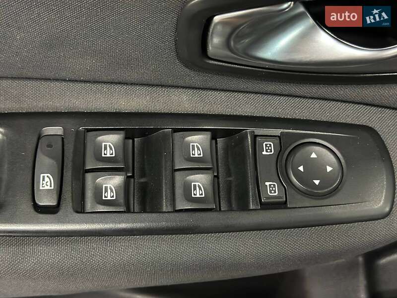 Минивэн Renault Scenic 2011 в Каменском