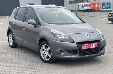 Минивэн Renault Scenic 2011 в 