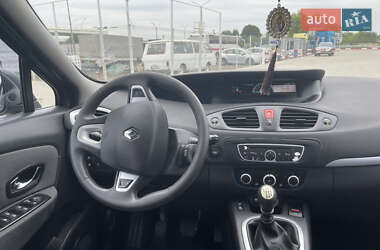 Минивэн Renault Scenic 2011 в 