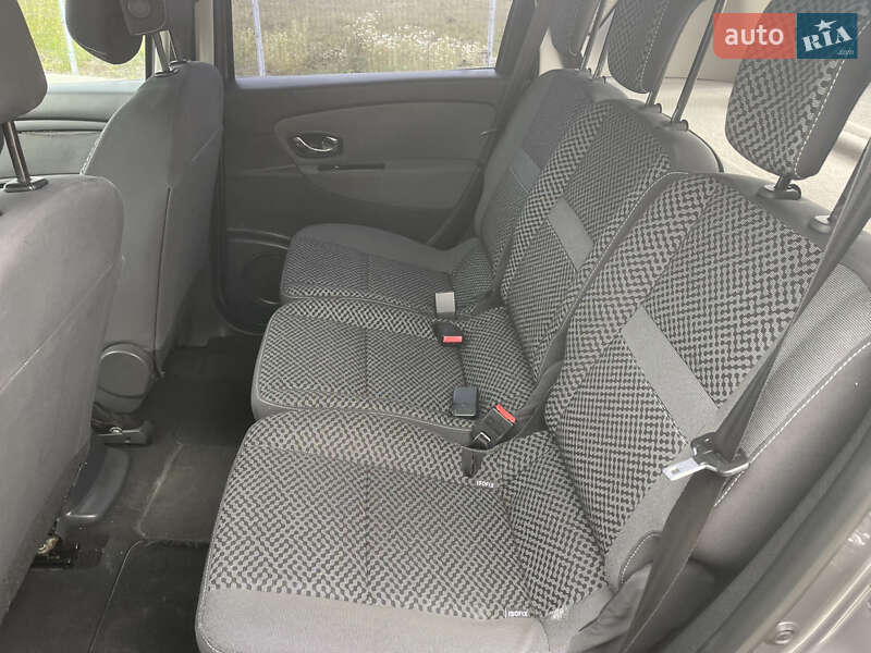 Мінівен Renault Scenic 2011 в Нововолинську