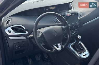 Минивэн Renault Scenic 2011 в 