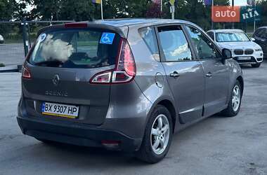 Минивэн Renault Scenic 2011 в 