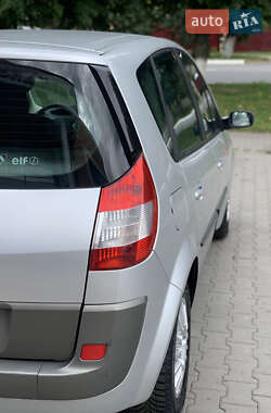 Минивэн Renault Scenic 2005 в 