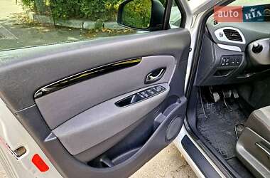 Минивэн Renault Scenic 2015 в 