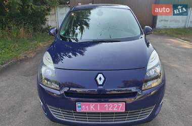 Минивэн Renault Scenic 2010 в 