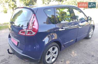 Минивэн Renault Scenic 2010 в 