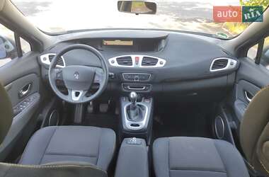 Минивэн Renault Scenic 2010 в 