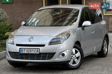 Минивэн Renault Scenic 2011 в 
