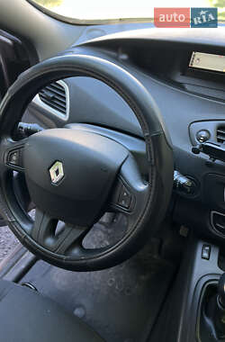 Минивэн Renault Scenic 2010 в 