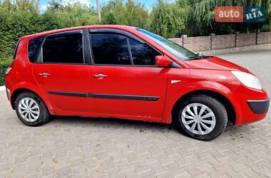 Минивэн Renault Scenic 2005 в 