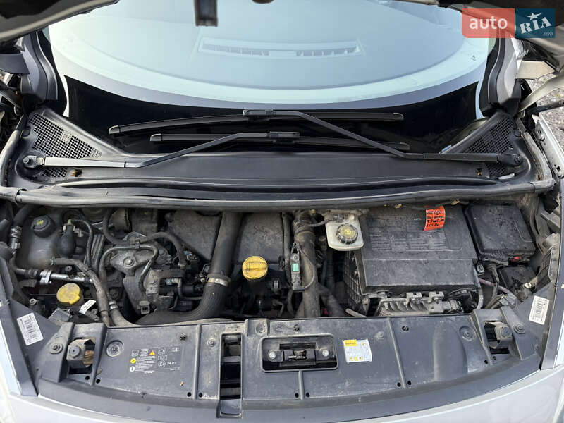 Мінівен Renault Scenic 2014 в Чернівцях