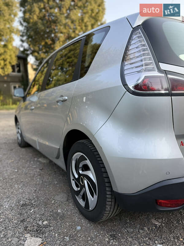 Мінівен Renault Scenic 2014 в Чернівцях