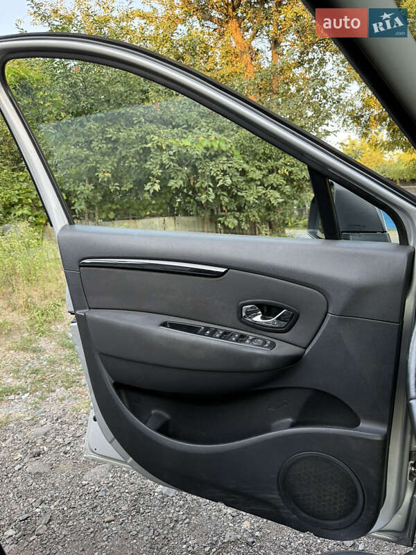 Мінівен Renault Scenic 2014 в Чернівцях