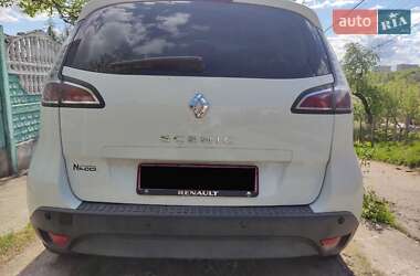 Минивэн Renault Scenic 2012 в 