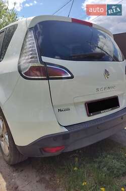 Минивэн Renault Scenic 2012 в 