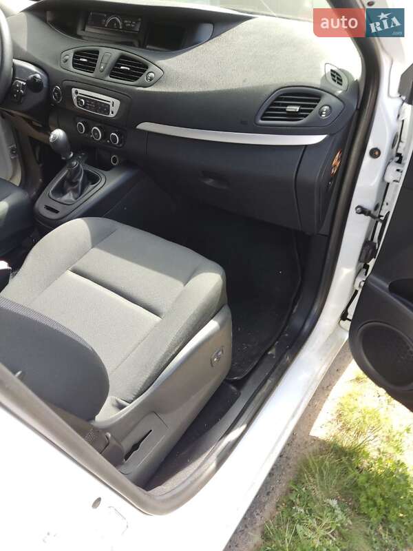 Минивэн Renault Scenic 2012 в Сумах