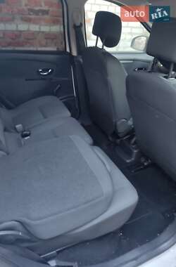 Минивэн Renault Scenic 2012 в 