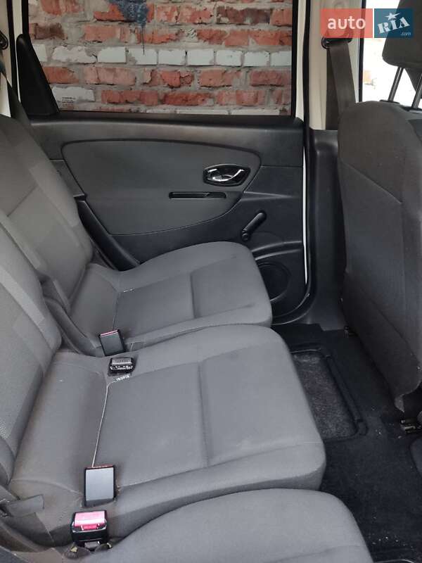 Минивэн Renault Scenic 2012 в Сумах