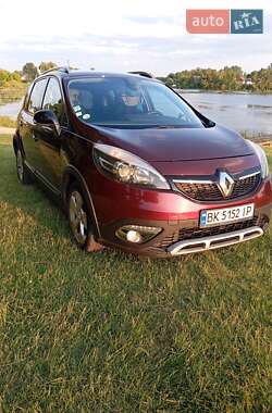 Минивэн Renault Scenic 2014 в 