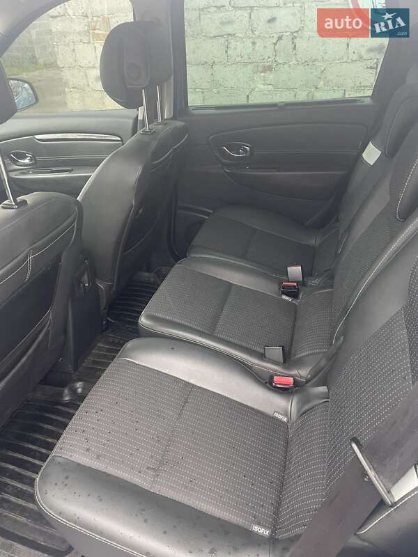 Минивэн Renault Scenic 2012 в Ровно
