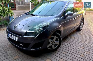 Минивэн Renault Scenic 2011 в Сарате