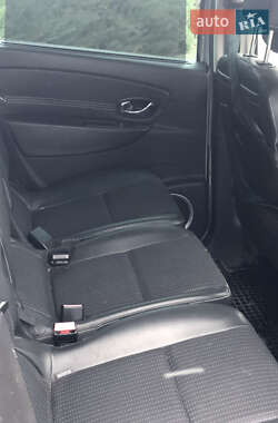 Минивэн Renault Scenic 2011 в 