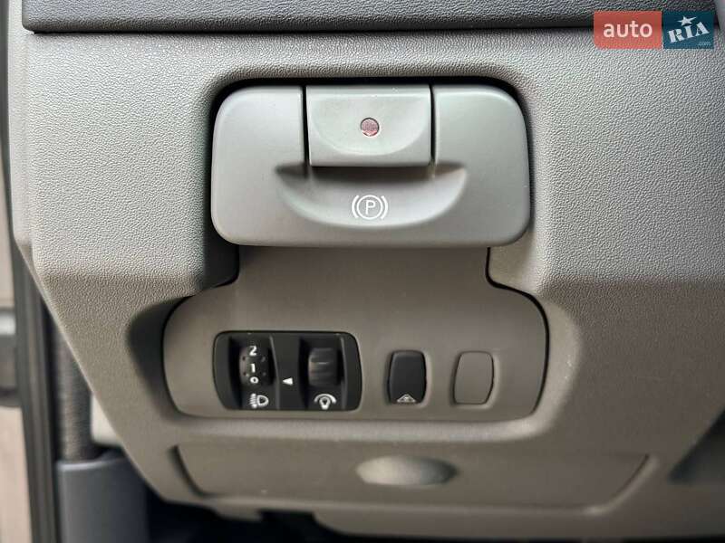 Минивэн Renault Scenic 2008 в Ровно