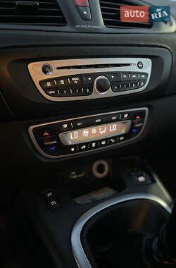 Минивэн Renault Scenic 2011 в 