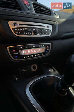 Минивэн Renault Scenic 2011 в 