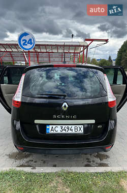 Минивэн Renault Scenic 2010 в 