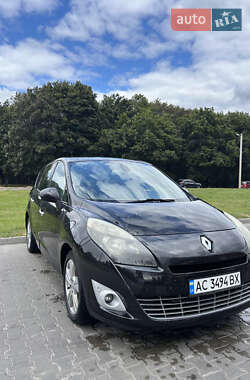 Минивэн Renault Scenic 2010 в 