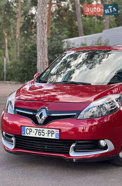 Минивэн Renault Scenic 2013 в 