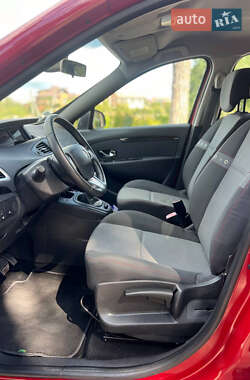 Минивэн Renault Scenic 2013 в 